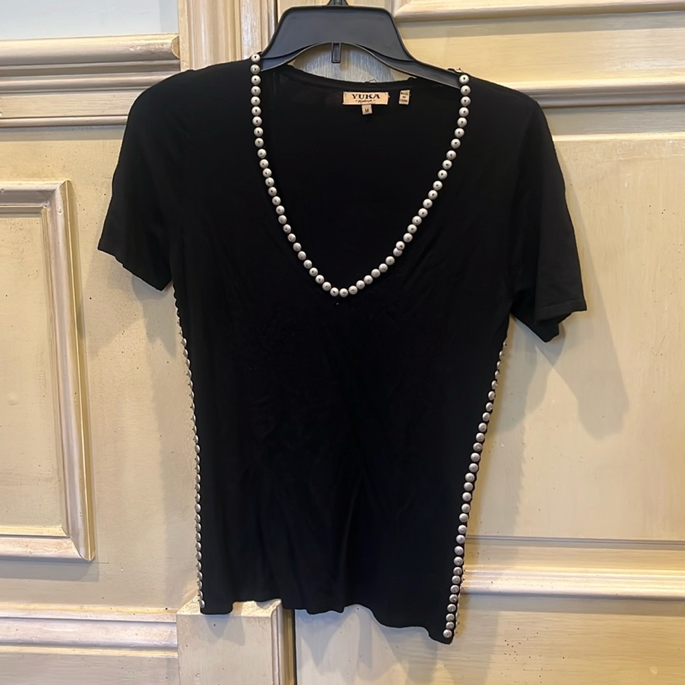 YUKA Platinum Black Women Short Sleeve Top